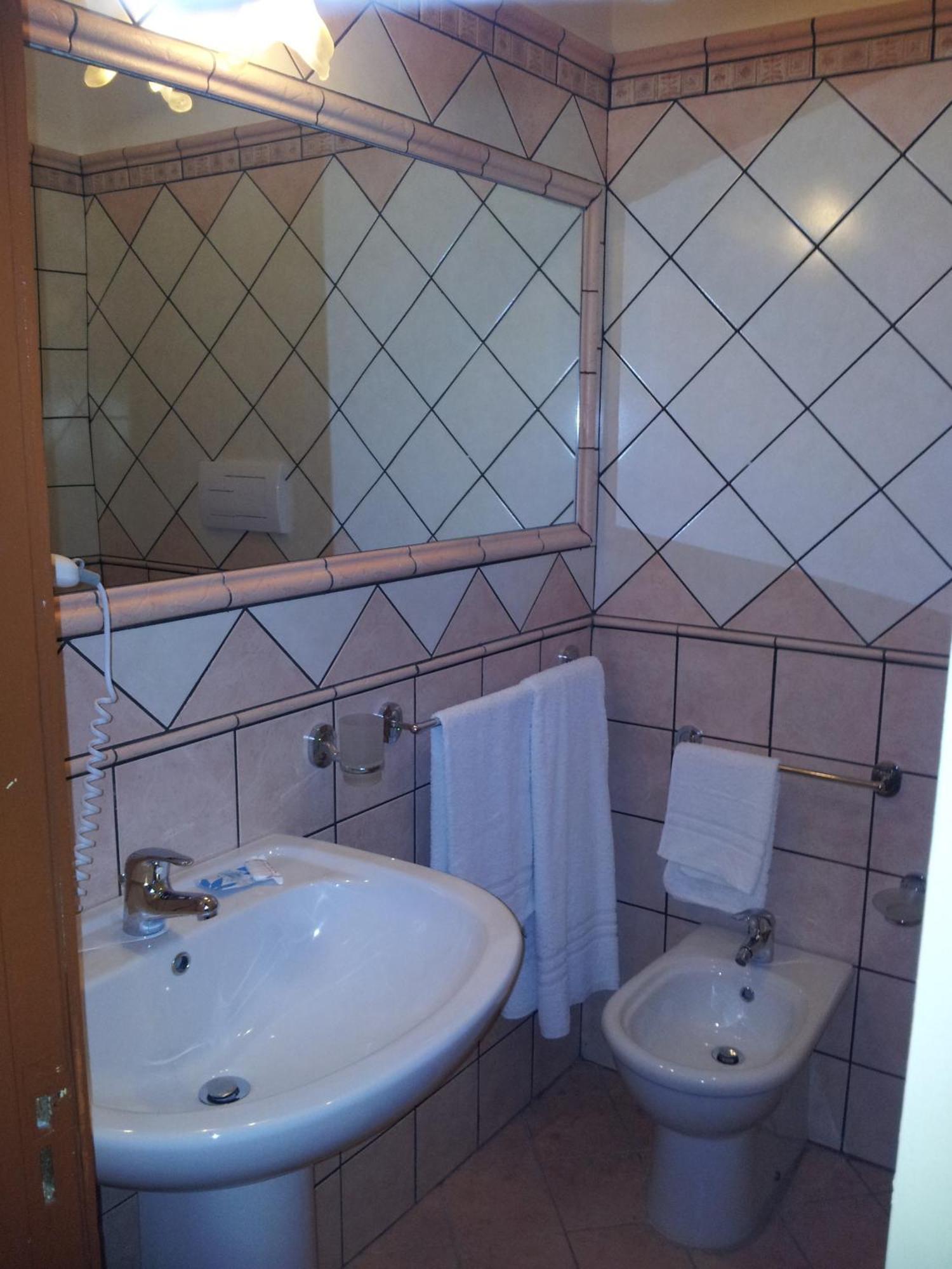 George Hotel Barcellona-Pozzo di Gotto Room photo