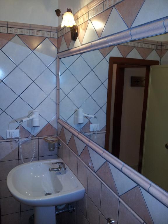 George Hotel Barcellona-Pozzo di Gotto Room photo